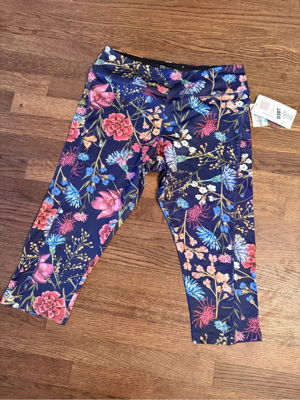 NWT Lularoe Jade Athletic Capris